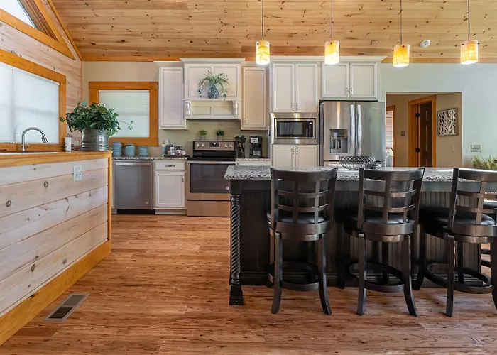 Holiday home 4br Log Fireplace, Bar & Game *