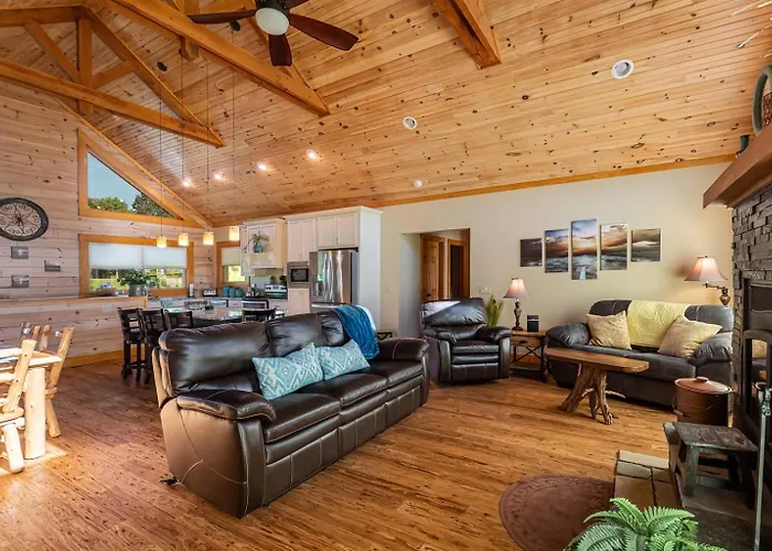 Holiday home 4br Log Fireplace, Bar & Game *