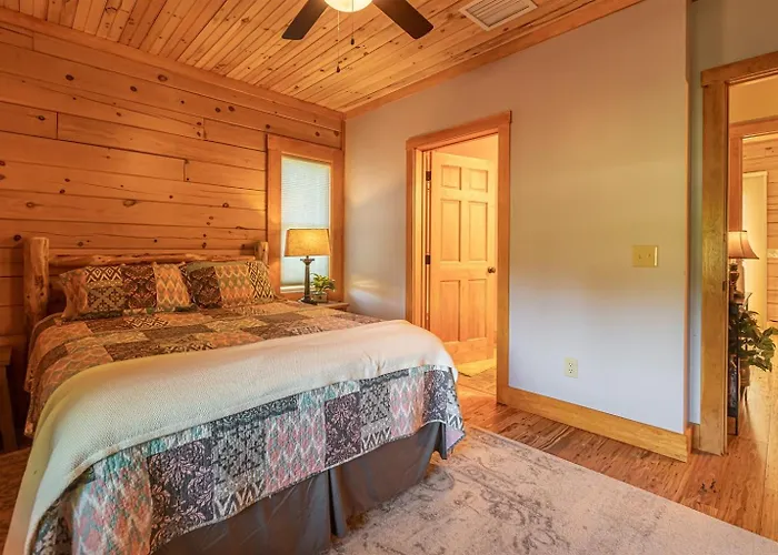 Holiday home 4br Log Fireplace, Bar & Game