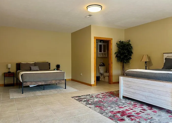 Holiday home 4br Log Fireplace, Bar & Game Makanda